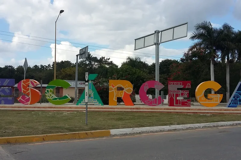 Letras turísticas monumentales de Escárcega